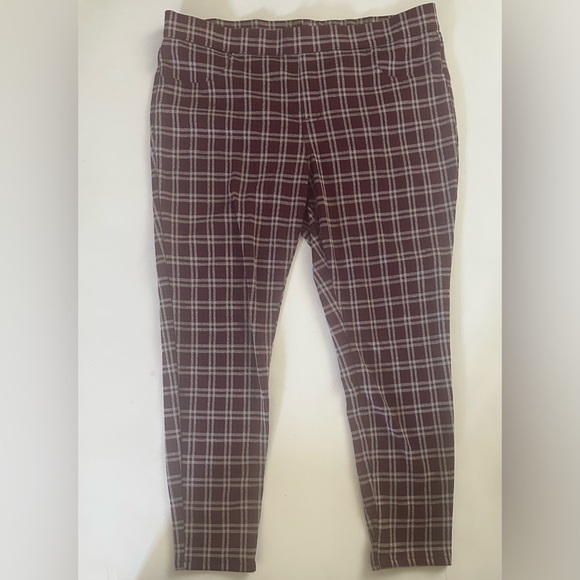 No Boundaries White and Red Chinos Tailored Fit - Picture 1 of 4